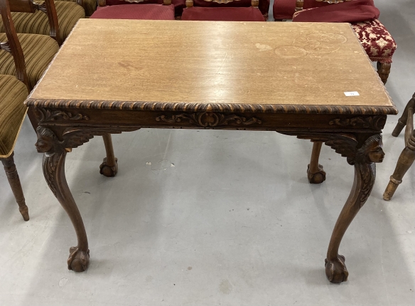 Late 19th/early 20th cent. Oak side table of good quality with stylised classical figures to the