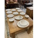 20th cent. Ceramics: Royal Doulton Fairfax, dinner plates x 2, dessert plates x 8, side plates x