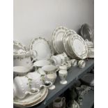 20th cent. Ceramics: Berkshire English bone china six place dinner, tea and coffee set, having daisy