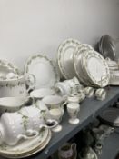 20th cent. Ceramics: Berkshire English bone china six place dinner, tea and coffee set, having daisy