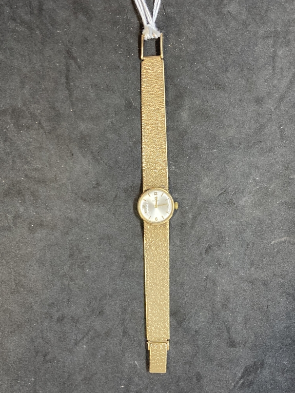 Watches: Ladies 9ct gold Omega bracelet watch, round silver coloured dial. Total weight 28.8g. - Image 2 of 7