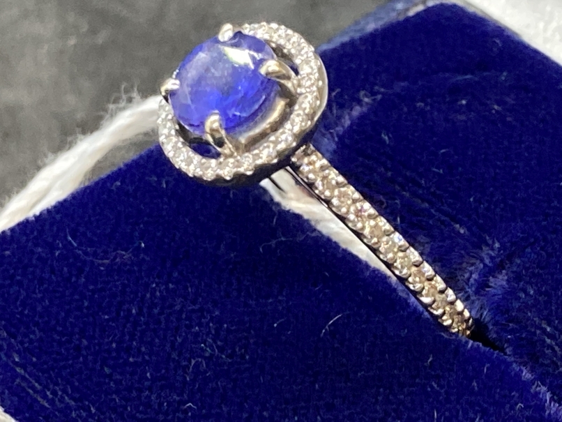 Jewellery: White metal ring in the form of a halo centre set with a circular cut tanzanite, - Image 4 of 4