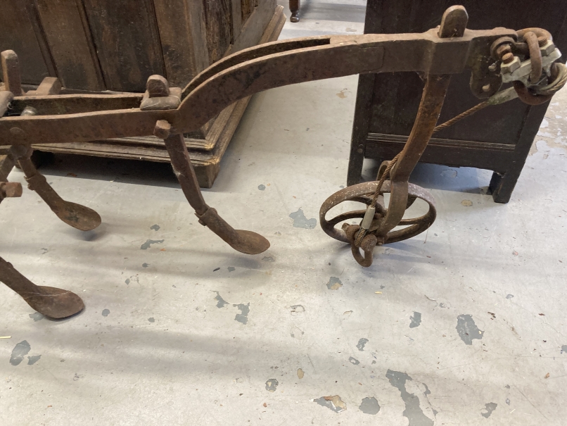 Agricultural Antiques: Mid 19th cent. Horse drawn cast iron cultivator plough with directional - Image 2 of 4