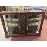 19th cent. Art Nouveau: Mahogany glazed display cabinet, two stained and clear glass leaded doors