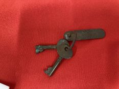 Militaria/Royal Navy: Set of three keys from the Battleship H.M.S. King George V, for door one of
