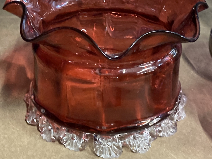 Late 19th/Early 20th cent. Glass: Cranberry glass fluted bowl with glass applied Rigaree base, cream - Image 3 of 3