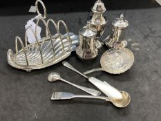 Hallmarked Silver: Toast rack, condiments, butter knife and mustard spoons, various hallmarks. Total