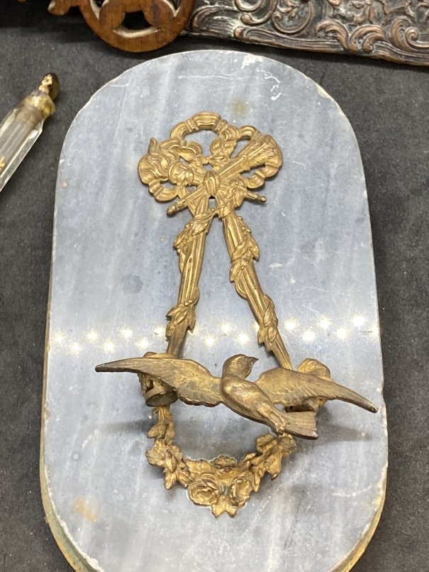 Collectables: Mixed lot to include lacquer bookmark, Sorento panel, marble and ormolu flower holder, - Image 5 of 6