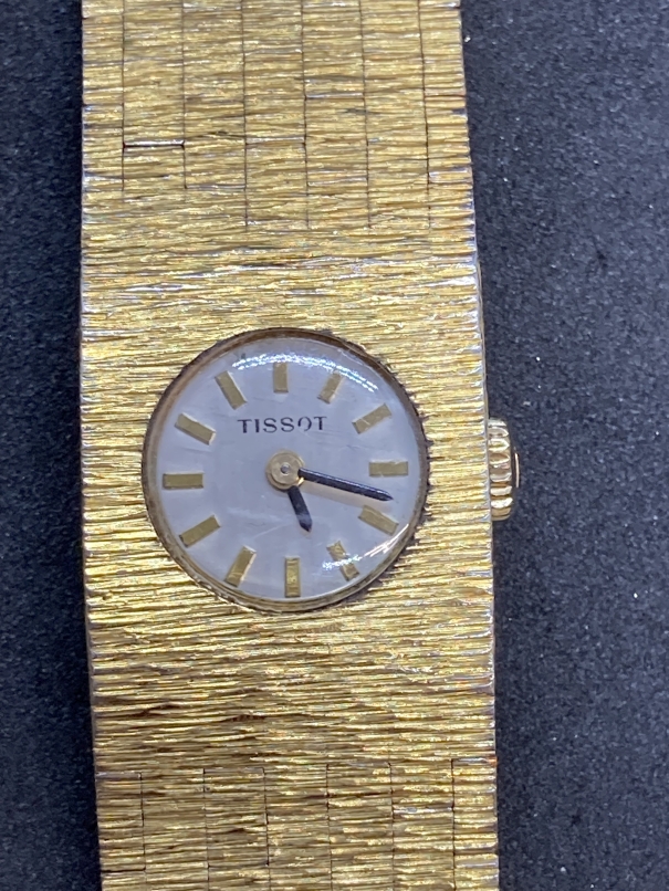 Watches: Ladies wristwatches to include 9ct gold Avia bracelet watch, gold plated Tissot, gold - Image 2 of 4