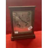 Clocks & Watches: Early 20th cent. Mahogany cased four glass mantle clock, the case with moulded