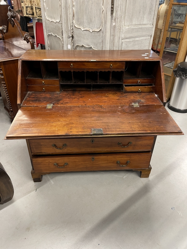 Late 18th cent. Mahogany bureau the hinged fall revealing a fitted interior of drawers and pigeon - Image 2 of 2