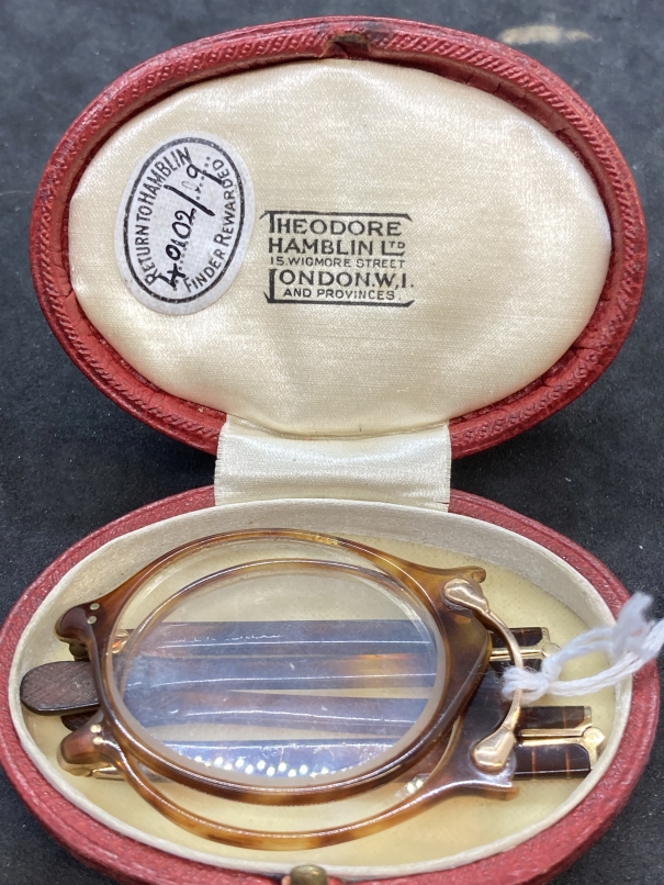 Ismay Collection: Theodore Hamblin Ltd 15 Midmore Street London W1, tortoiseshell and gold lorgnette