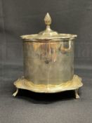 WHITE STAR LINE: Rare Goldsmiths caviar pot on stand, the pot has a hinged lid with house flag to