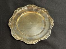 WHITE STAR LINE: First-Class Goldsmiths silver plated serving tray. 10ins.