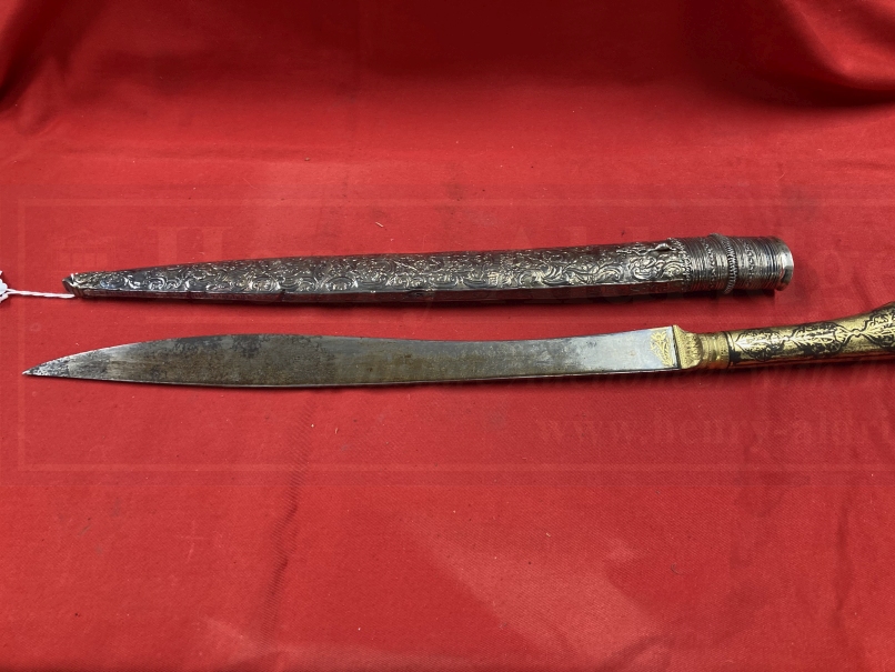 Edged Weapons: Indo Persian short sword T shaped steel blade 16ins, the grip decorated with gold - Image 7 of 7