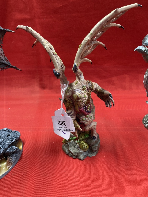 Toys & Games: Warhammer Fantasy Wargames, pre-made well painted Daemon Warriors of various sizes - Image 6 of 8