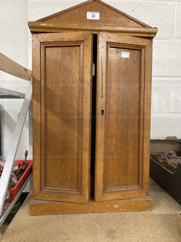 Early 20th cent. Oak tool cabinet with arched top, two doors, fitted inside with two small - Image 2 of 2