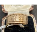 Hallmarked Gold: 9ct gold rings. (2) 4g.