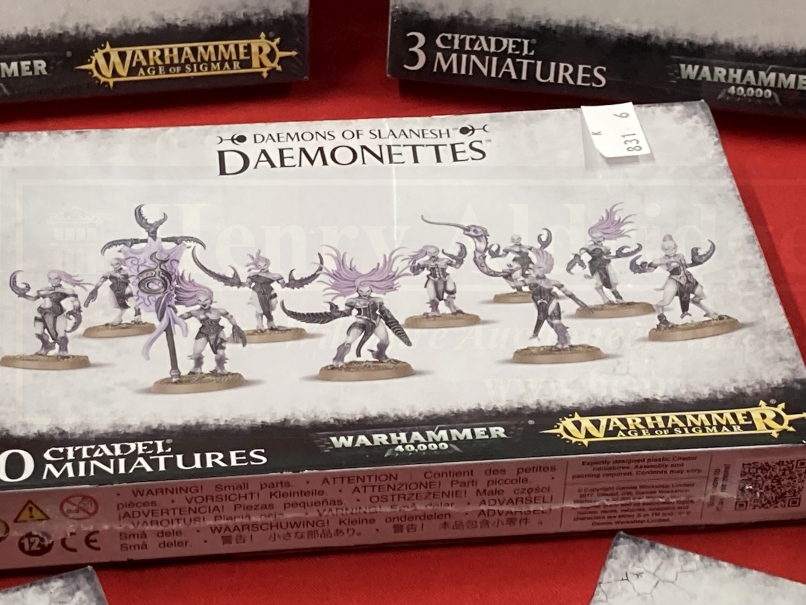 Toys & Games: Warhammer construction kits, warriors. Slaves to Darkness x 3, Daemons of Slaanesh - Image 6 of 9