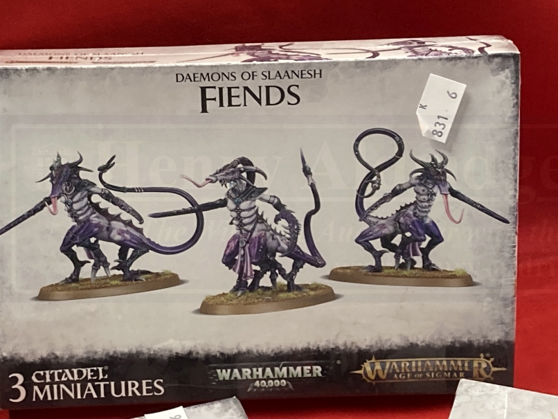 Toys & Games: Warhammer construction kits, warriors. Slaves to Darkness x 3, Daemons of Slaanesh - Image 4 of 9