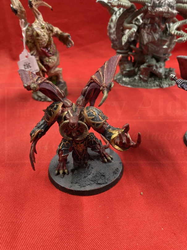 Toys & Games: Warhammer Fantasy Wargames, pre-made well painted Daemon Warriors of various sizes - Image 3 of 8