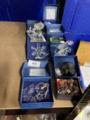 Swarovski Crystal: Collection of various items in Valerie Graham Ltd boxes to include