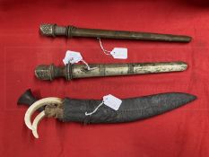Edged Weapons: Indian Kukri knife set, leather scabbard with a wooden hilt 16ins, two small knives