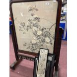 Late 19th/early 20th cent. Chinese hardwood screen pierced carving to the top and bottom inset