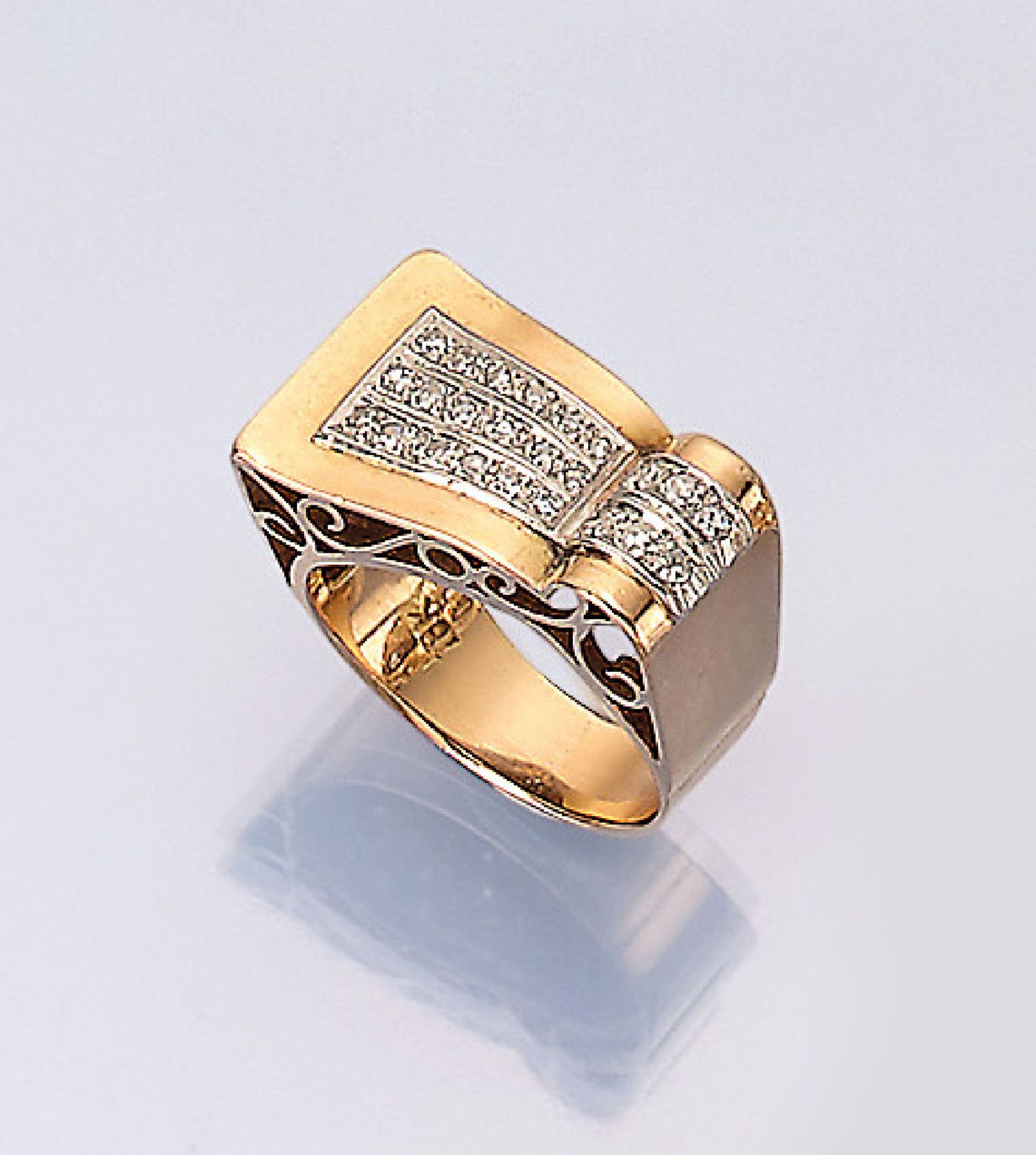 18 kt Gold Ring mit Diamanten, GG 585/000, asymmetrische