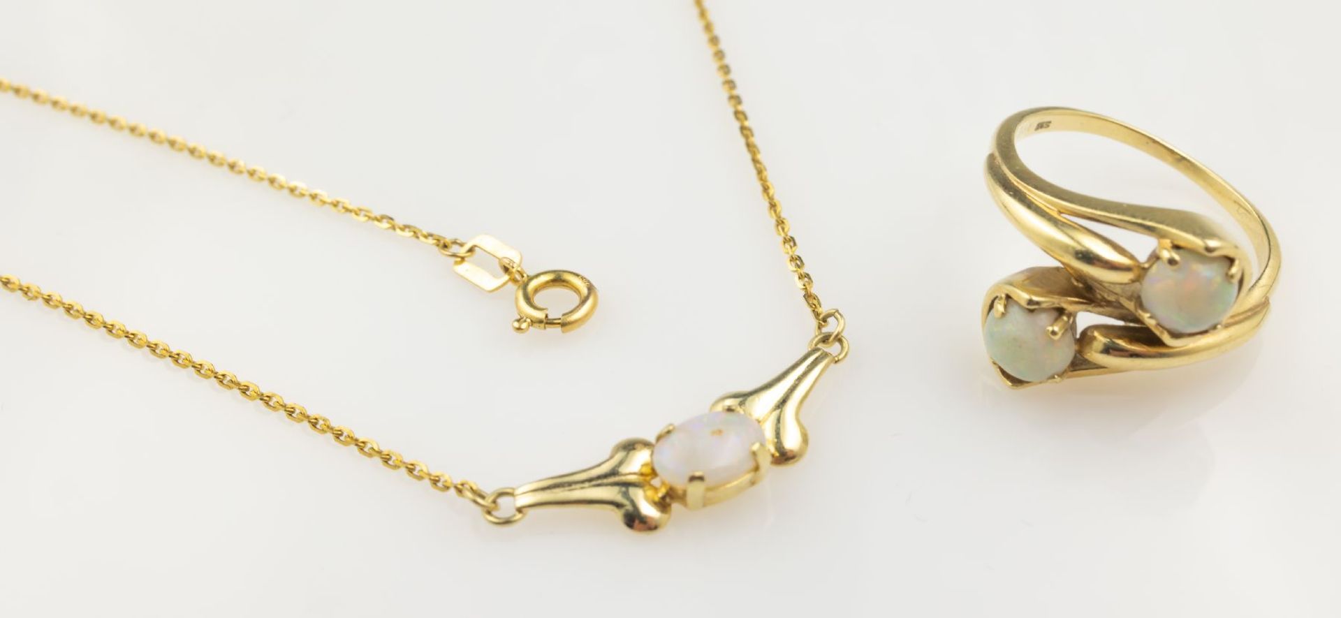 14 kt Gold Opalschmuck-Set,   GG 585/000,   best. aus: