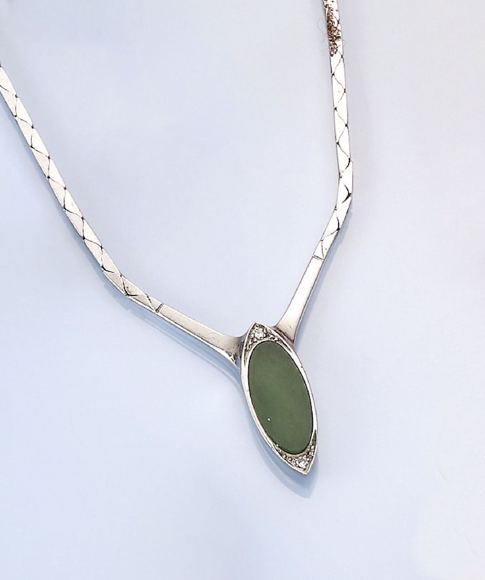 14 kt Gold Collier mit Jade und Diamanten,   WG 585/000,