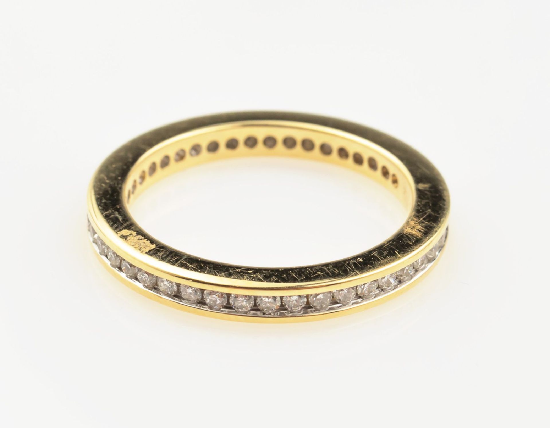 18 kt Gold Memoryring mit Brillanten,   750/000, rundum