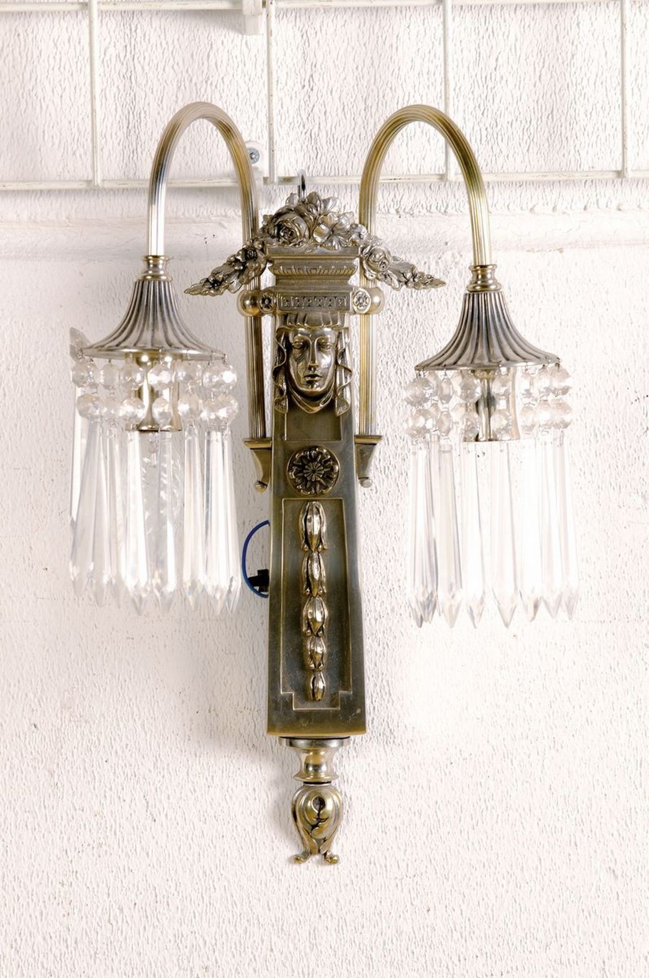 Wandlampe, Frankreich, 20. Jh.,  Weißbronze, Empirestil