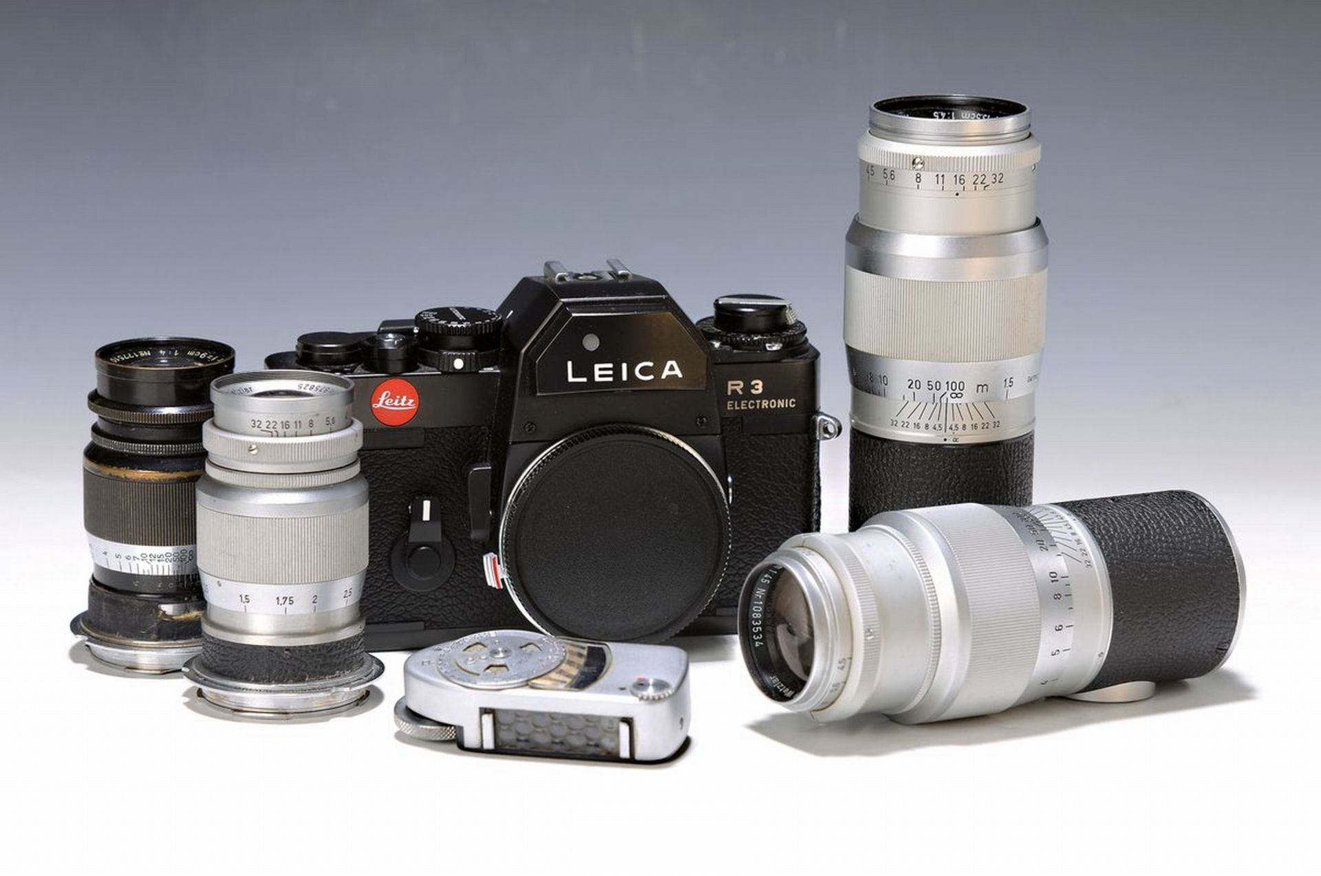 Lot Leica-Spiegelreflexkameras R 3 Nr. 1456658 und drei