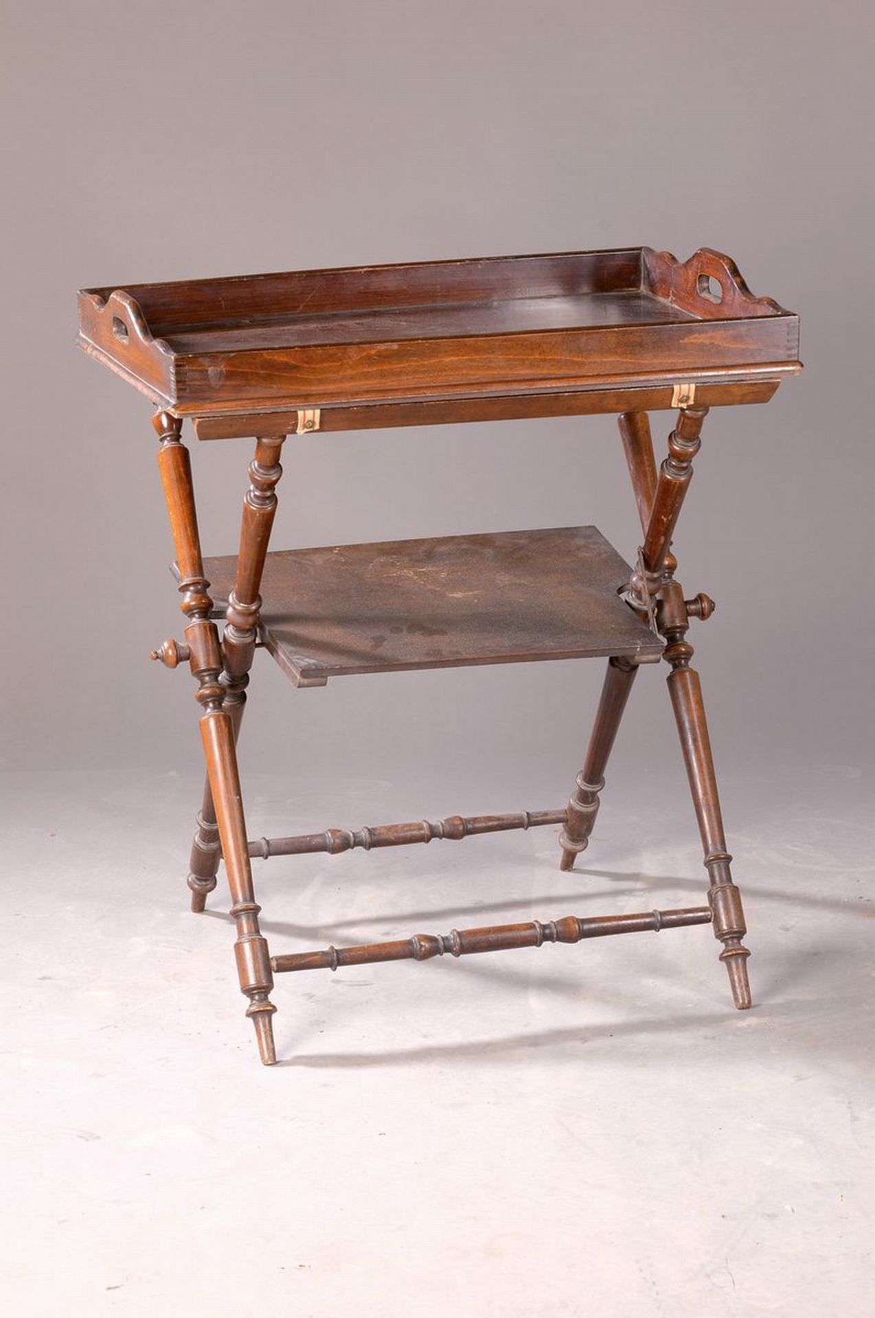 Tablett-Tisch, England, um 1880/90,  Buche, dunkel