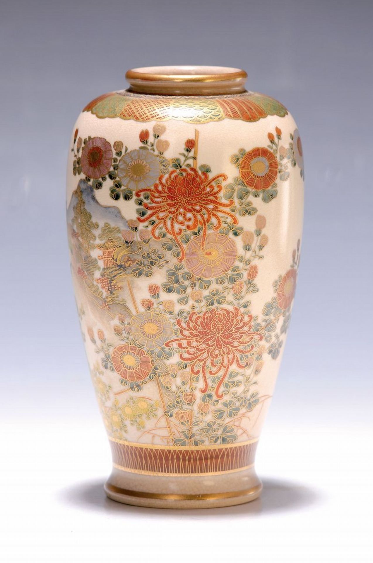 Vase, Satsuma Japan, um 1900-10,  Feinsteingut, bunt