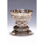 Prunkbecher, Italien, Hanau, um 1900,  800er Silber,