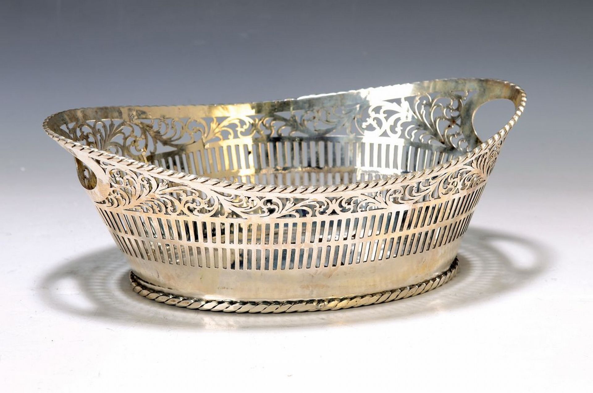 Zierkörbchen, Italien, 20. Jh., 900er Silber,   Rand in