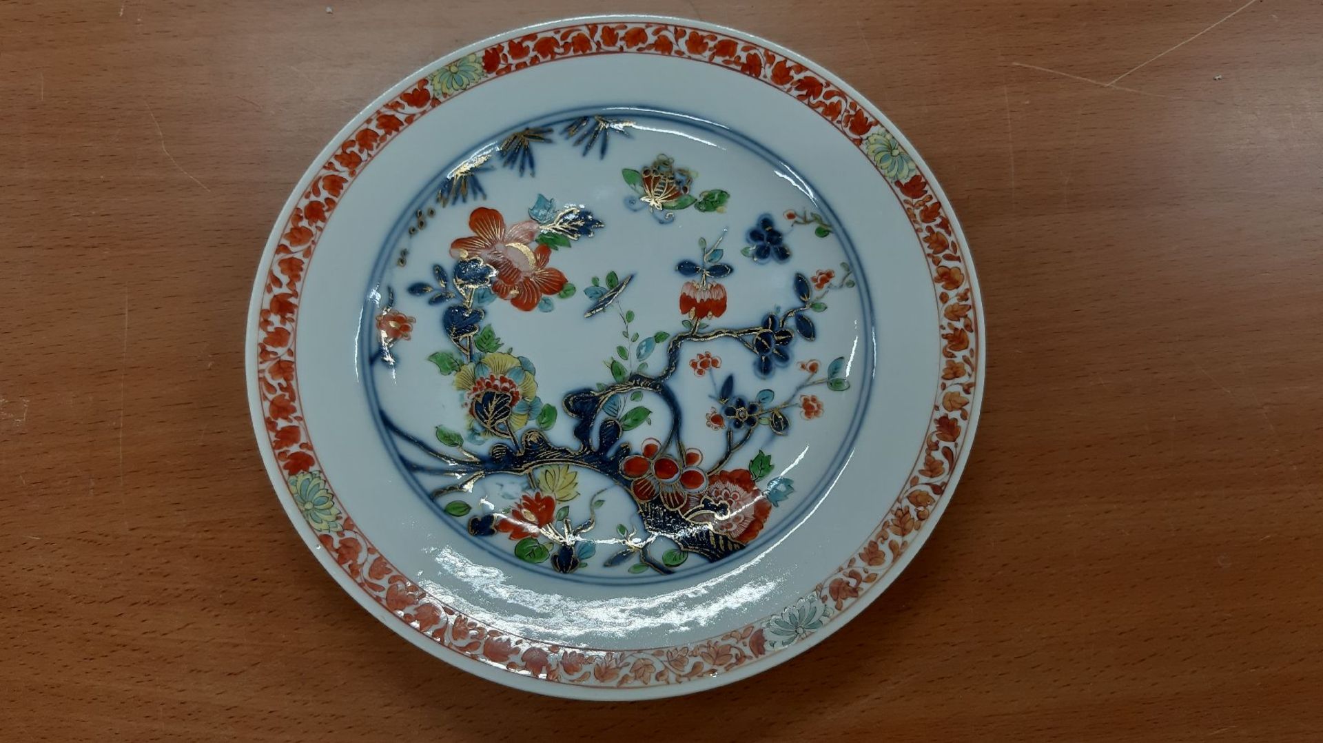 Früher Teller, Meissen, um 1730-35, sog. Bamberger Muster, - Bild 3 aus 6