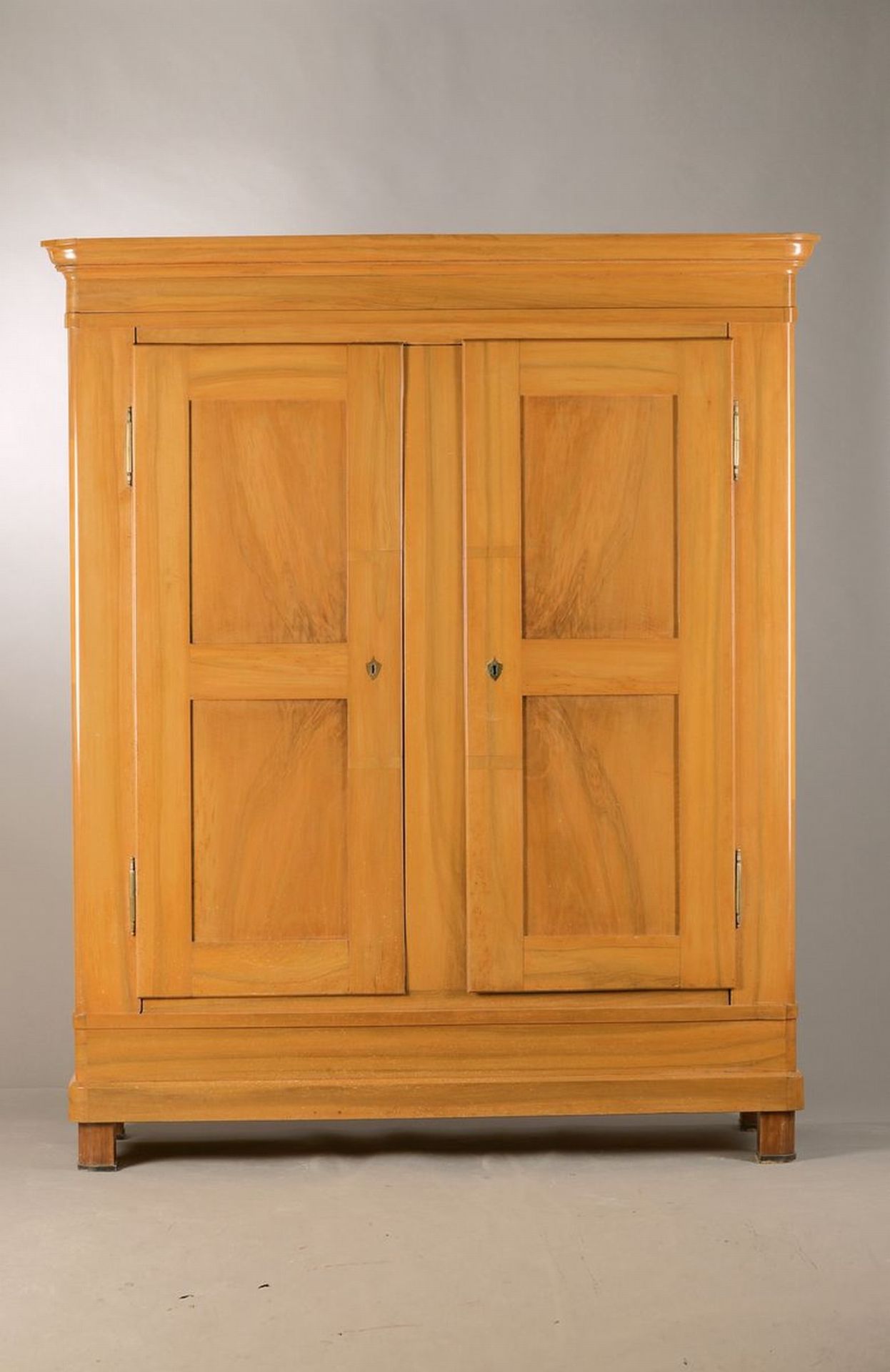 Schrank, deutsch, Pfalz, um 1830, Biedermeier,  Nußbaum