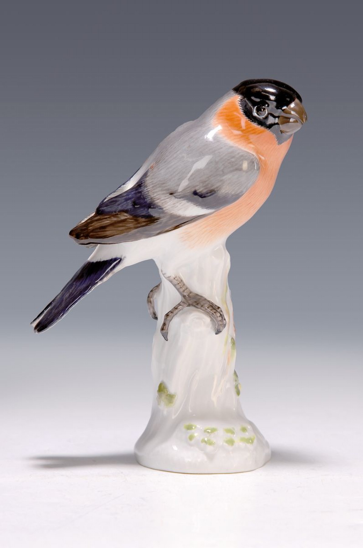 Porzellanfigur, Meissen, 20. Jh., Dompfaff auf