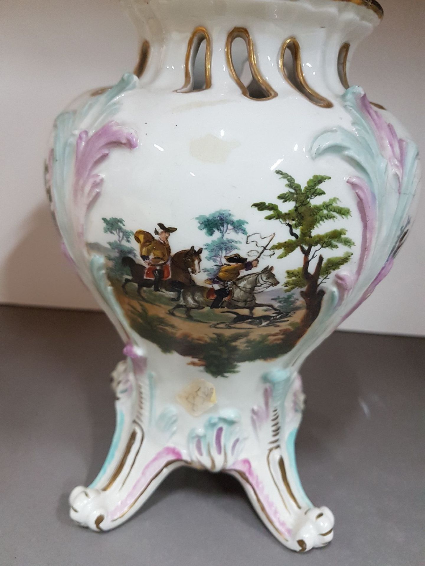 Potpourrivase, Meissen um 1755,  Porzellan, vier - Bild 2 aus 7