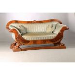 Biedermeiersofa, norddeutsch, um 1830, Mahagonifurnier,