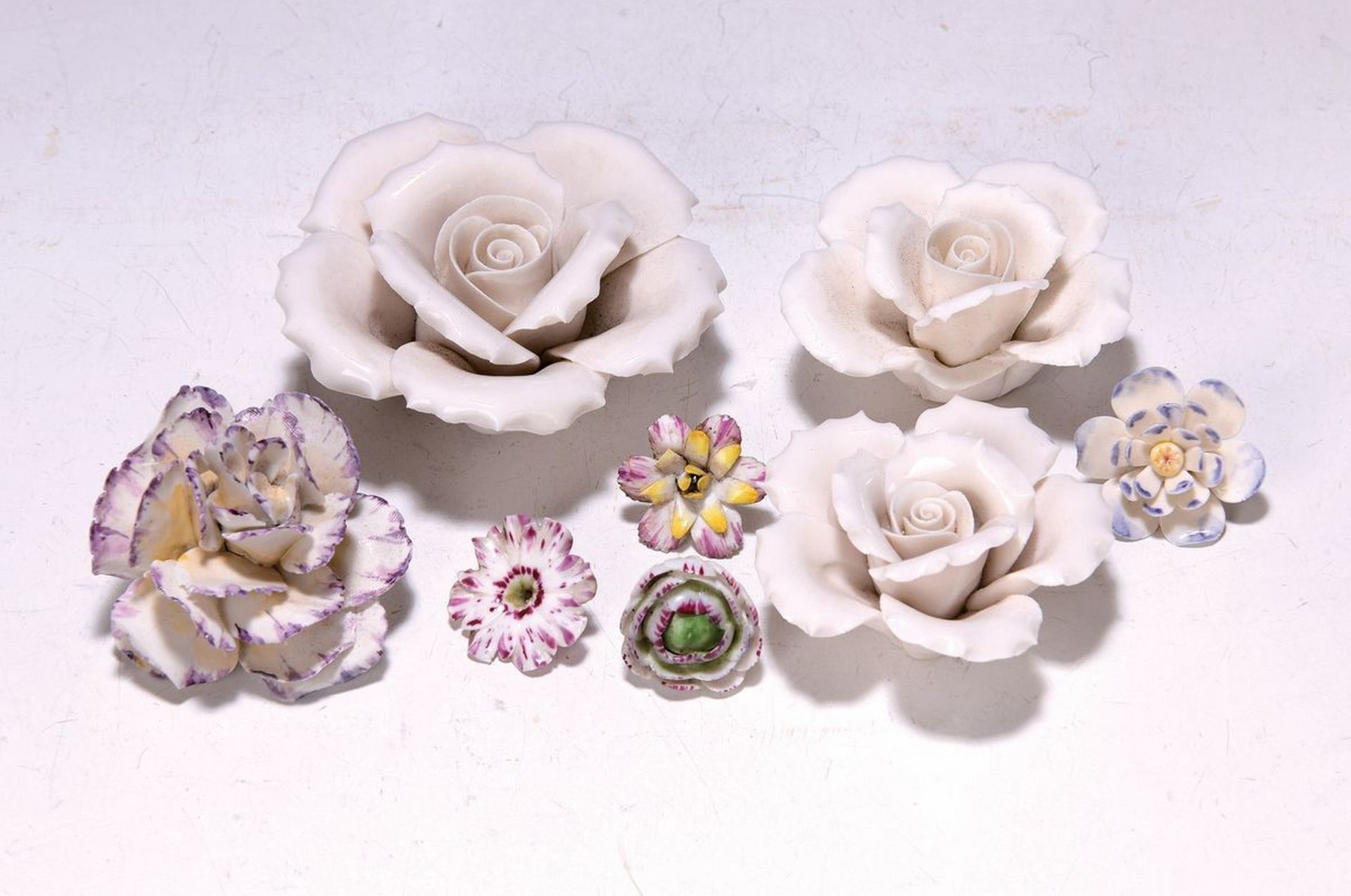 15 Porzellanblüten, wohl deutsch, 19. Jahrhundert und um