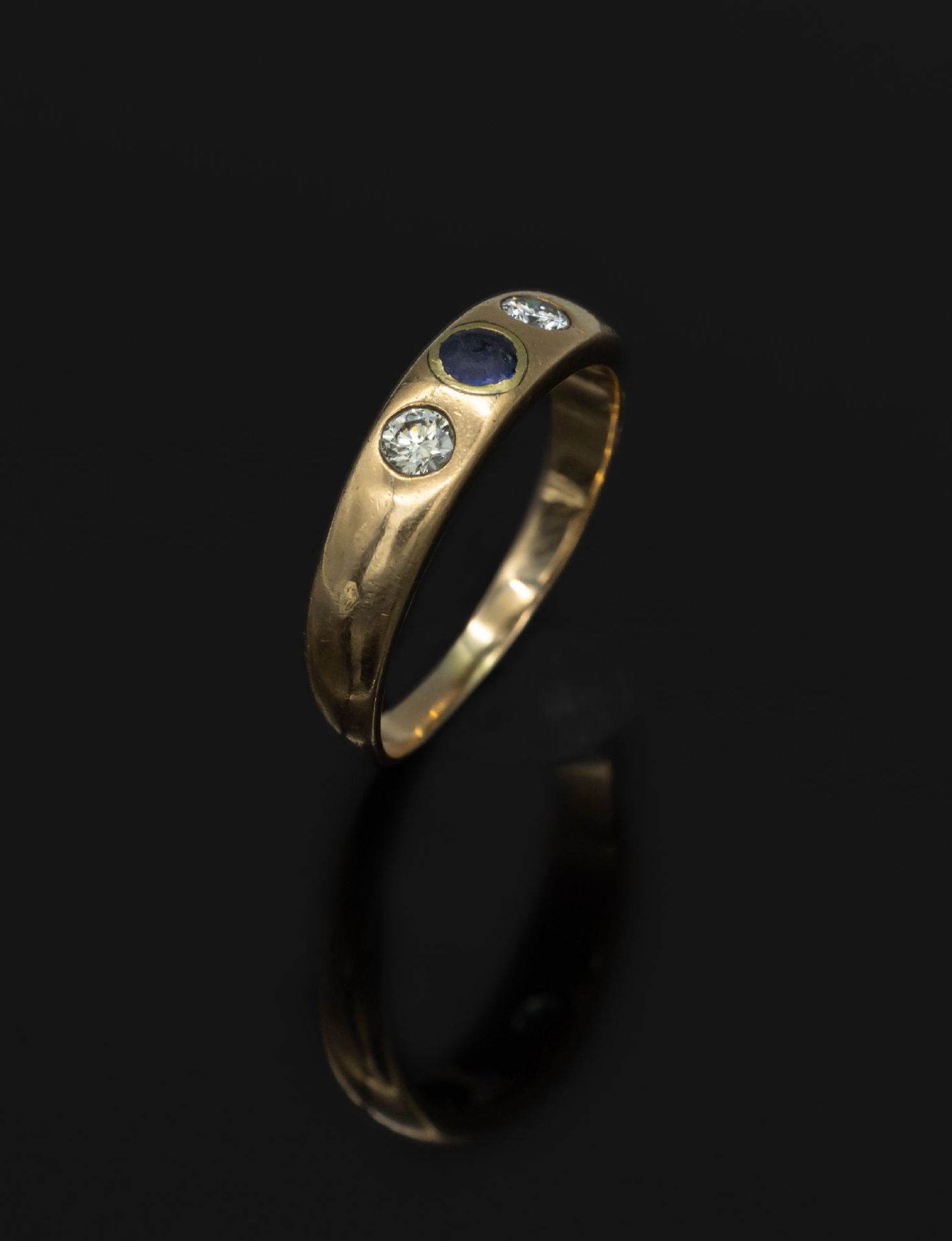 14 kt Gold Bandring mit Saphir und Brillanten,  GG