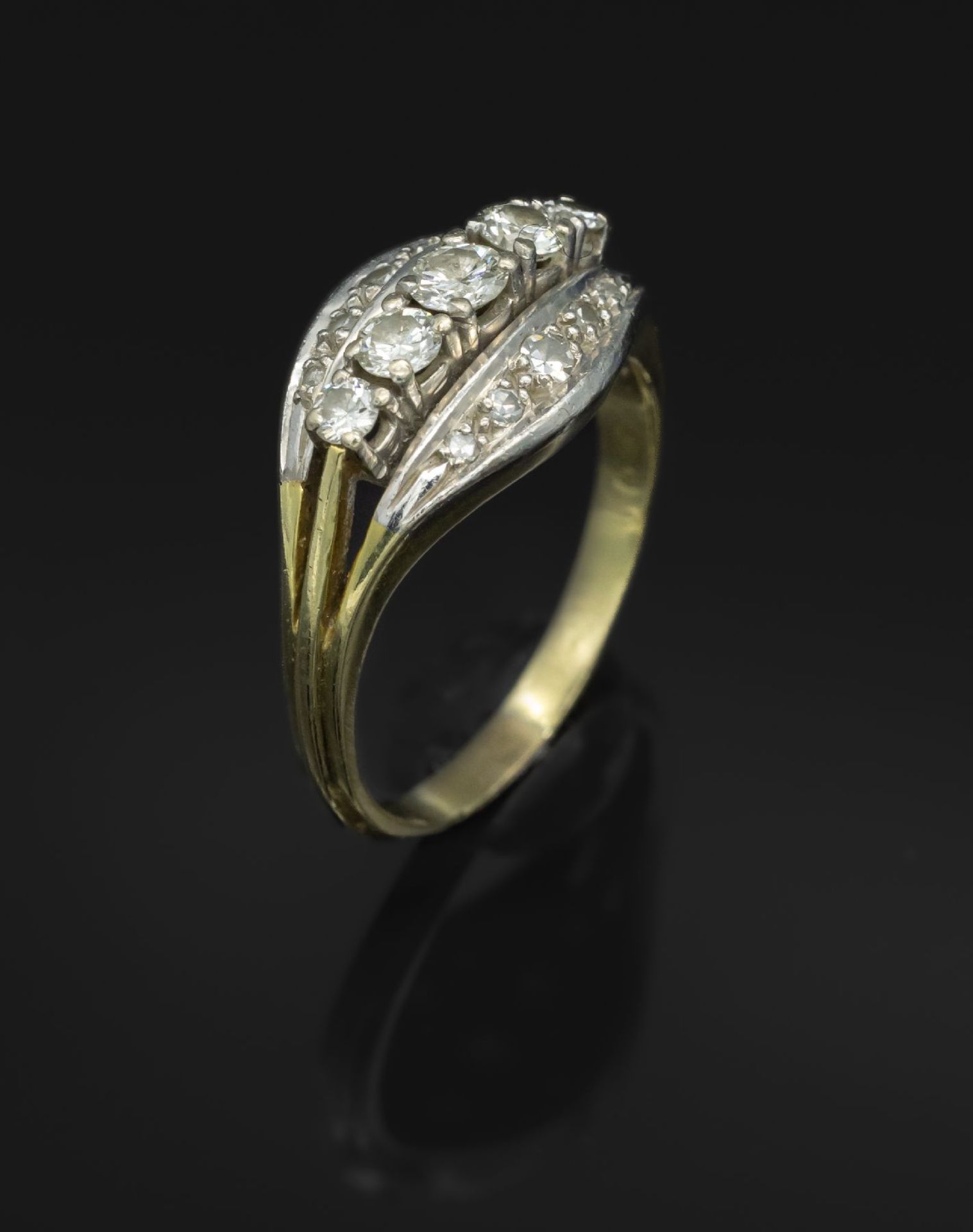 14 kt Gold Ring mit Diamanten,   GG/WG 585/000,   5