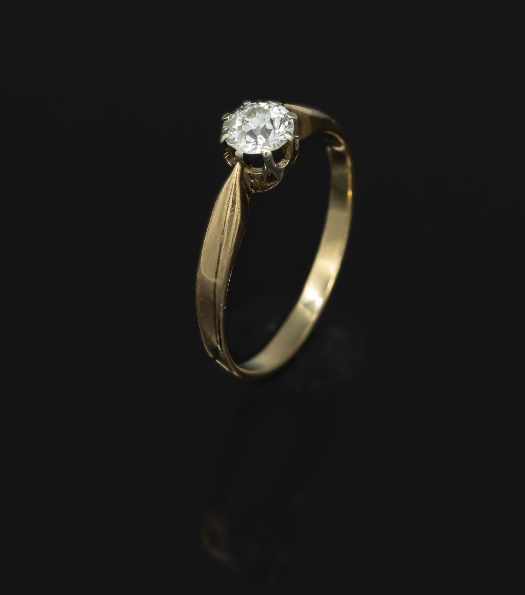 14 kt Gold Ring mit Altschliff-Diamant,   GG 585/000,