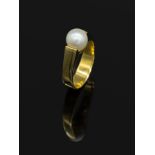 18 kt Gold Ring mit Akoyazuchtperle, GG 750/ 000, weiße