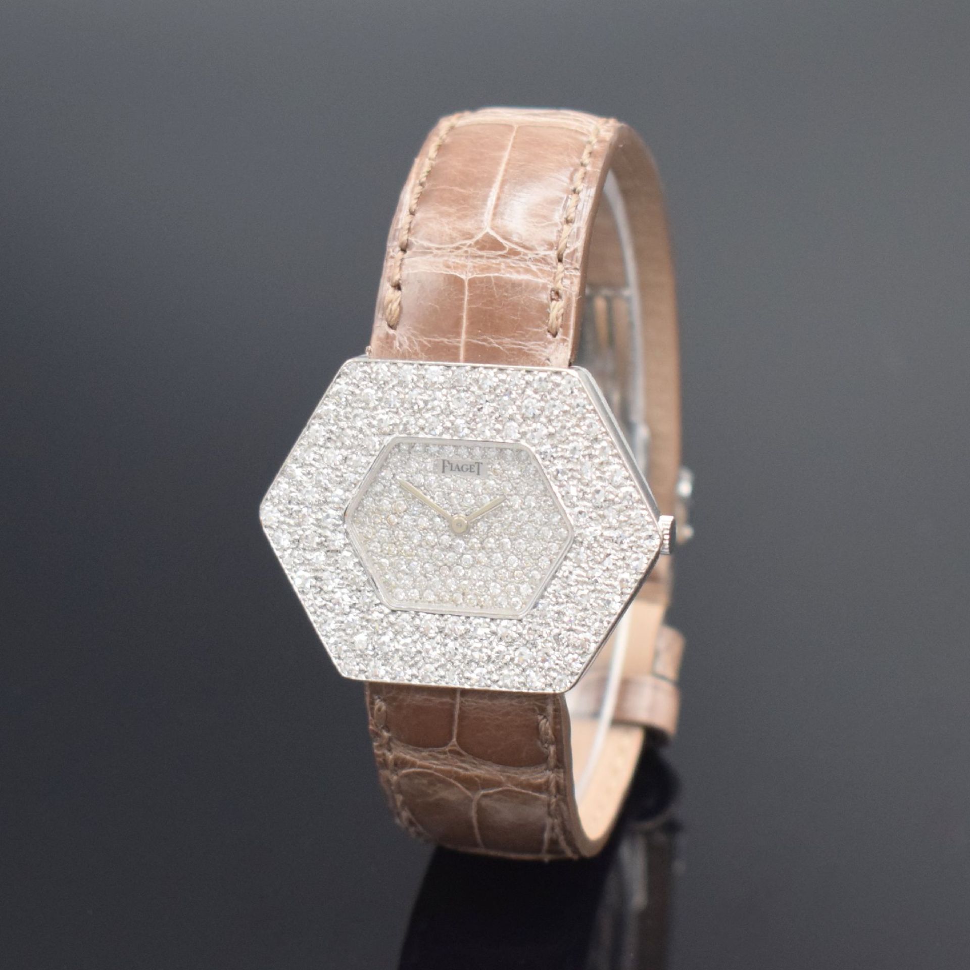 PIAGET 6-eckige mit Diamanten besetzte Armbanduhr in WG - Bild 3 aus 9