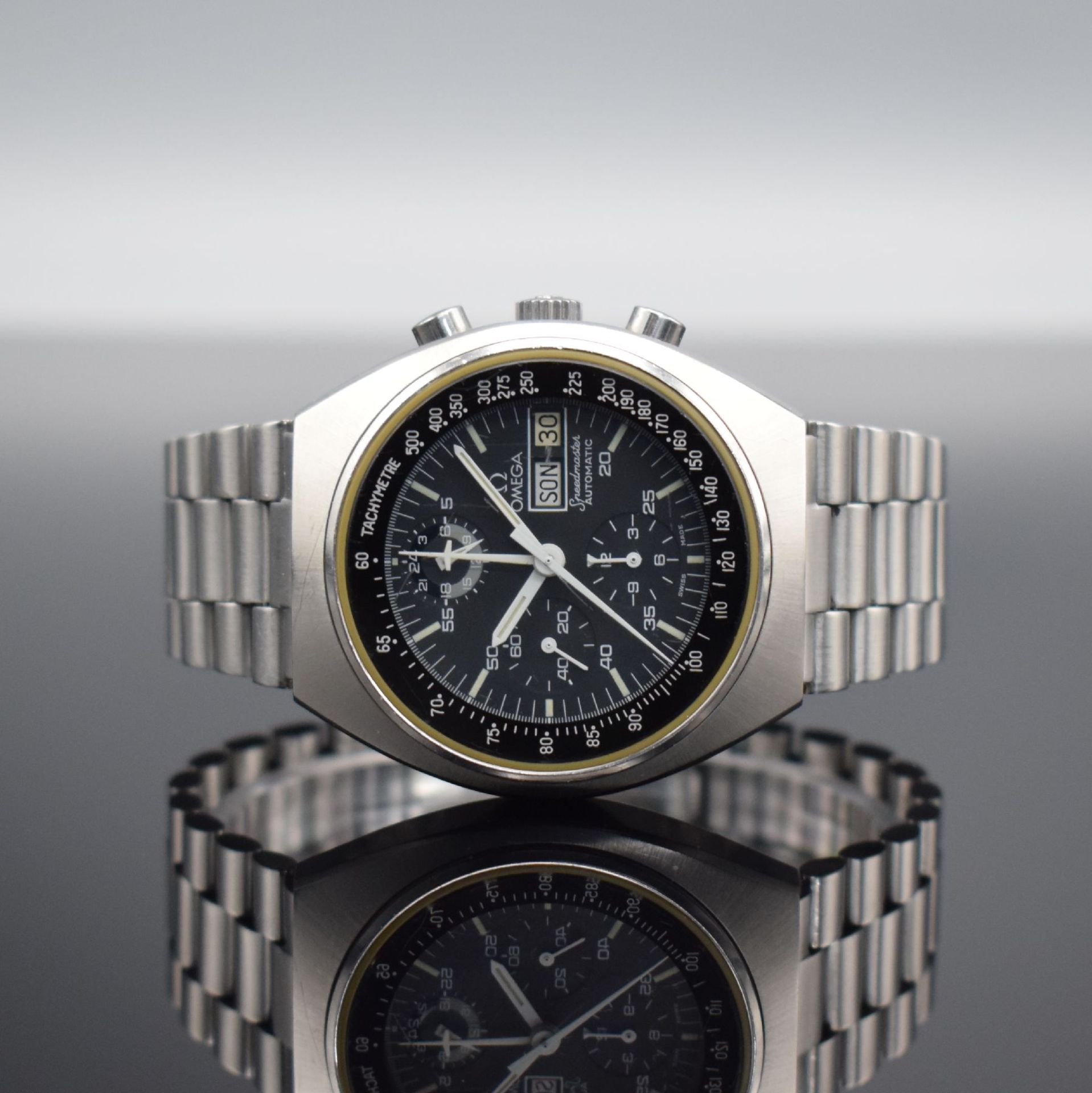 OMEGA Speedmaster Herrenarmbanduhr mit Chronograph in